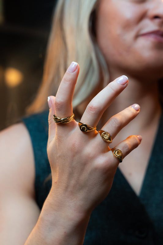 Moon Signet Ring- Gold