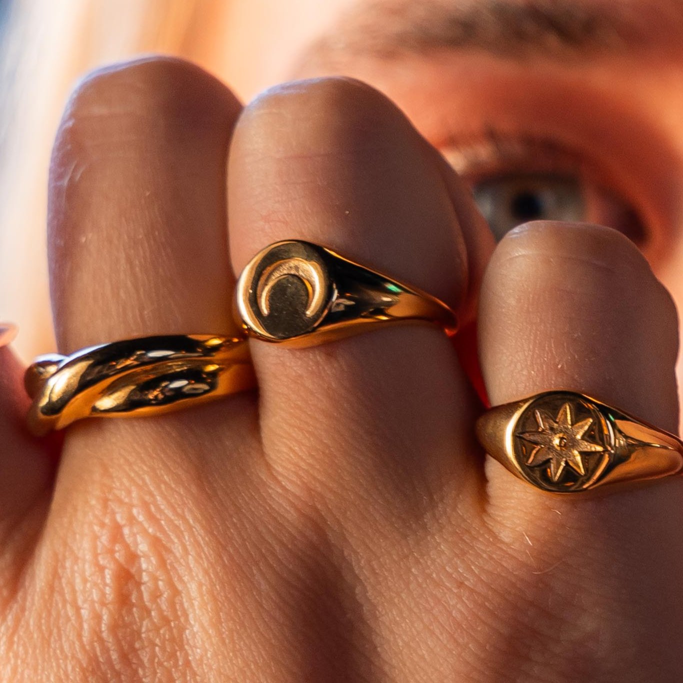 Moon Signet Ring- Gold